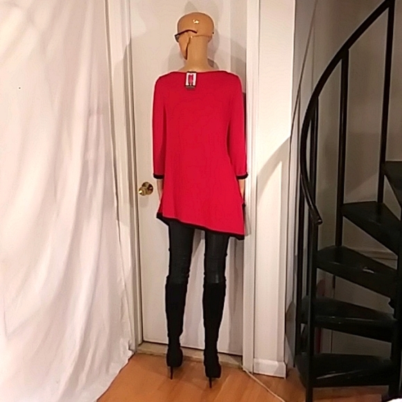 NWT Chelsea & Theodore Red and Black Horizontal Top. - Picture 6 of 10